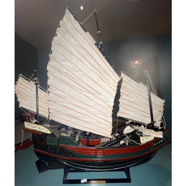 Chinese Junk Schooner Wood Model 26L x 31T