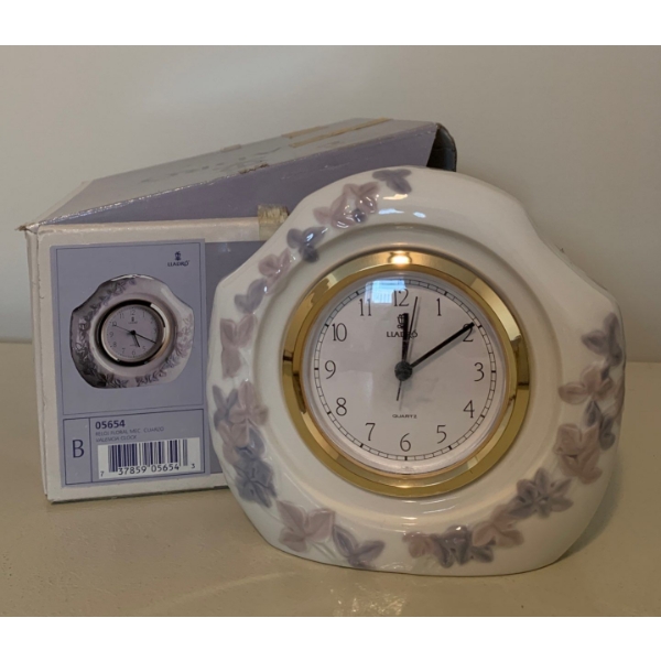 LLADRO Valencia Porcelain Clock - 6W, 6T 