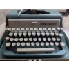 Image 7 : Underwood Model Typewriter With Original Carrying Case