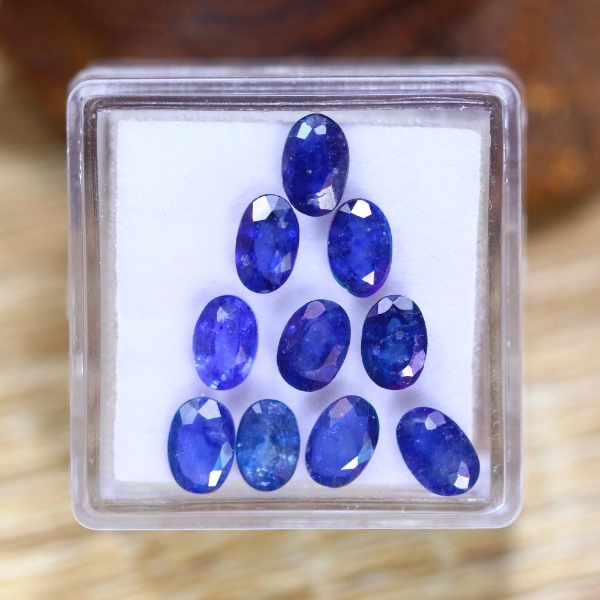 $11,660 Appraisal - 5.83 ct Cert. Kashmir Sapphire Gemstone Parcel