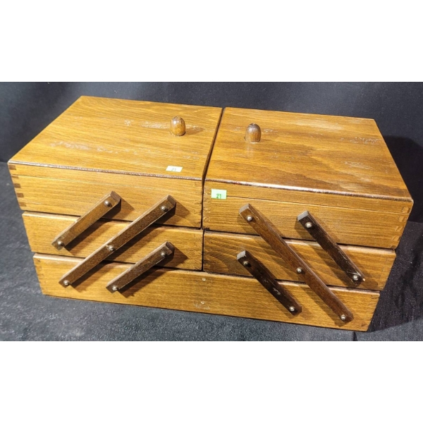 Expandable Wooden Sewing Box with 17-Inch Width
