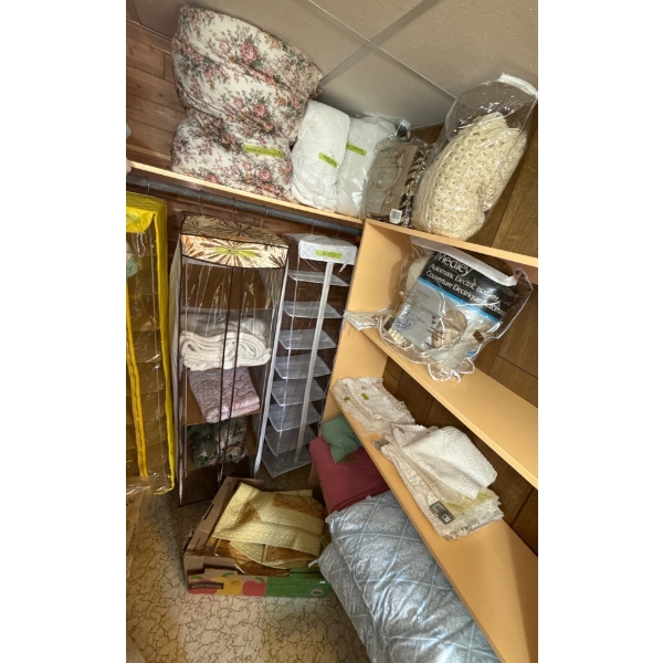 Mystery Bedding, Incl. King Bed Spread w/ 2 Matching Shams 
