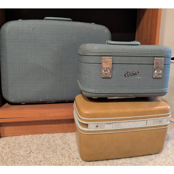 Three Retro Samsonite and Global Luggage Pieces