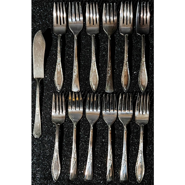 Wm. Rogers & Son Revelation Silverplate Forks and Knife