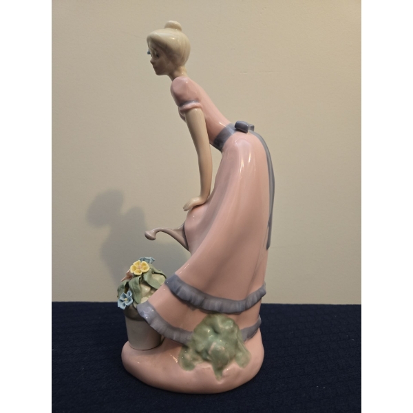 LLADRO 1983 Patricia of the Primroses Porcelain Figure - 5W, 3D, 11T 