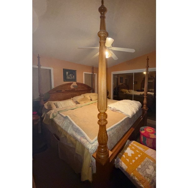 Stunning Vintage Oak Four Poster Bed 