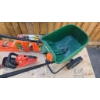Image 2 : Black & Decker 22" Trimmer with Scotts Fertilizer Spreader Bundle