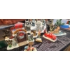 Image 11 : Holiday Village Display Set With Illuminated House and Accessories