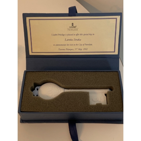 LLADRO Porcelain 2002 Decorative Key 6W