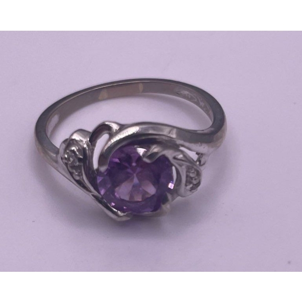 One Lady's Synthetic Gemstone Ring 10K WG; Ring Weighs 3.0g 