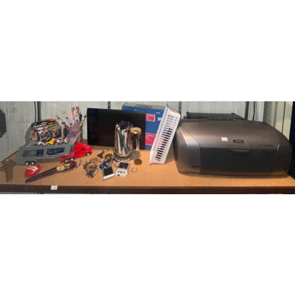 Epson Stylus Photo R220 Printer w/ Assorted Desktop Trinkets 