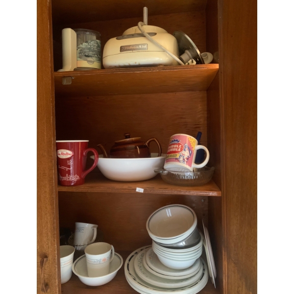 Lot of Kitchen Essentials, Corelle dishes, teapot, cups, blender