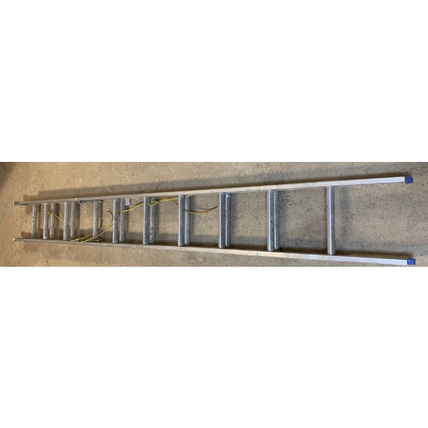 Large Extendable 10 Rung Ladder 