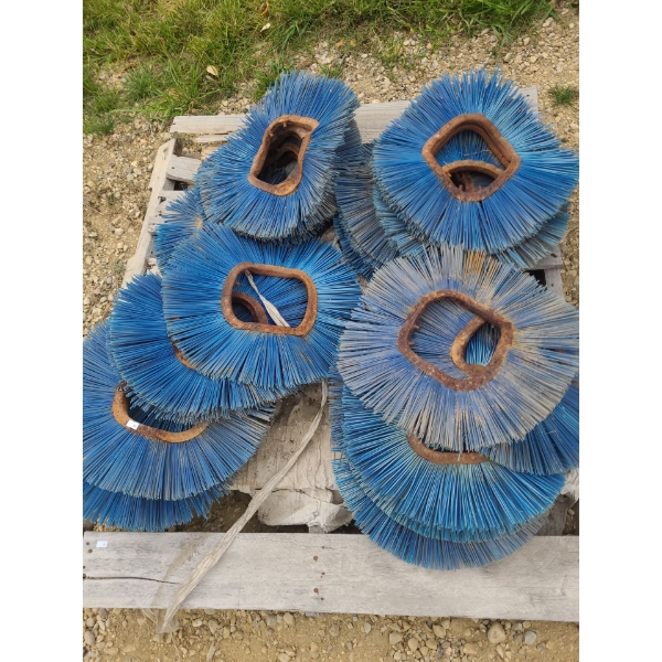 Pallet w/ Wheel Brushes 6" Opening/ 17" Diameter Across 