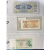 Image 3 : Paper Money from Around the World