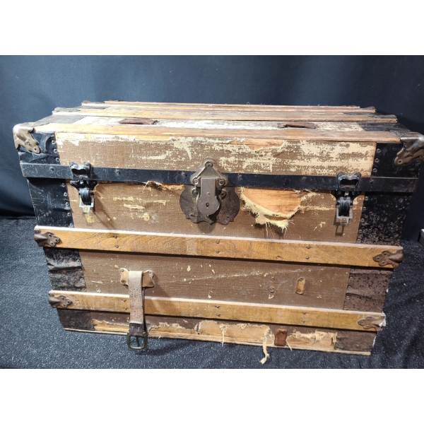 Vintage Steamer Trunk 32 W, 20 D, 22 T 