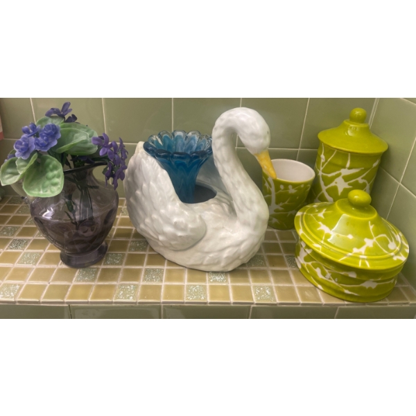 Beautiful Bathroom Decor & Hand Blown Vase, Swan & More