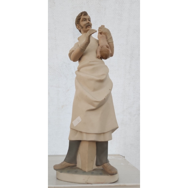 Lladro "Obstetrician w/ Baby" 5 W, 3.5 D, 16 T 