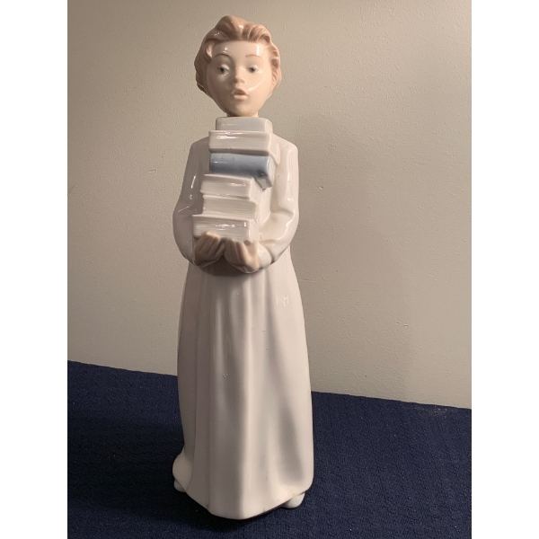 Lladro Porcelain NOA Series Bookworm Child 12T