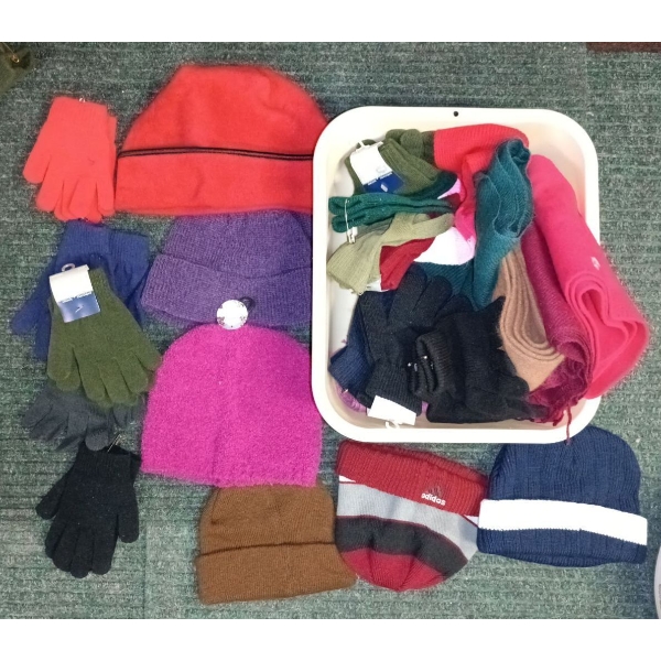 Women's Scarves, Toques, Mittens,  Hats, Gloves of All Styles              