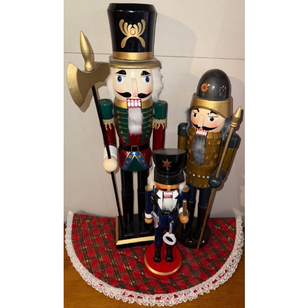 Nutcracker Collection 18T