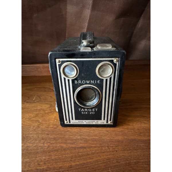 Kodak Brownie Box Camera - Antique