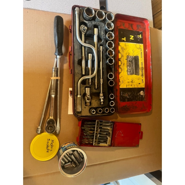 Snap on brand ratchet,  TNT 25 piece half inch driver socket set assortment of drill, bits and jar o