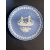 Image 4 : Wedgwood Jasperware Christmas Plates & Ridgway Dish, Set of 3