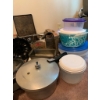 Image 6 : Cookware, Bakeware, and Kitchen Storage Items