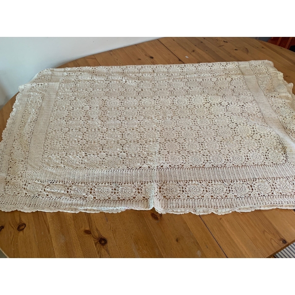 Mint Condition Hand Crocheted Table Cloth 