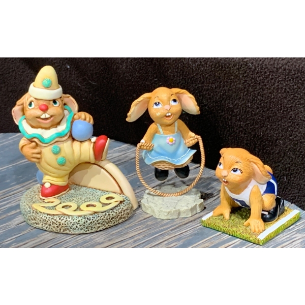 Pen Delfin Figures -  'Skippy' (Chipped), '2000 Event Piece' (4.5W, 6T) & 'Brendan'