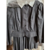 Image 8 : - Assorted Women's Clothing, Sizes Varied/ Generally Fits Large