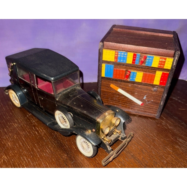 1928 Lincoln Display Model Car & Cigarette Musical Wooden Box/Holder