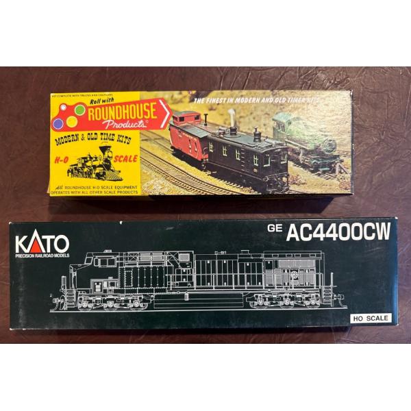 KATO HO Scale GE AC4400CW Canadian Pacific 9516 Train w/Roundhouse HO Scale Barnum Circus Alley  