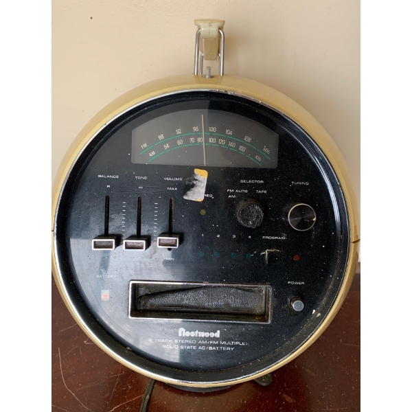 Fleetwood 8 Track AM/FM Radio Mo.1T 1335