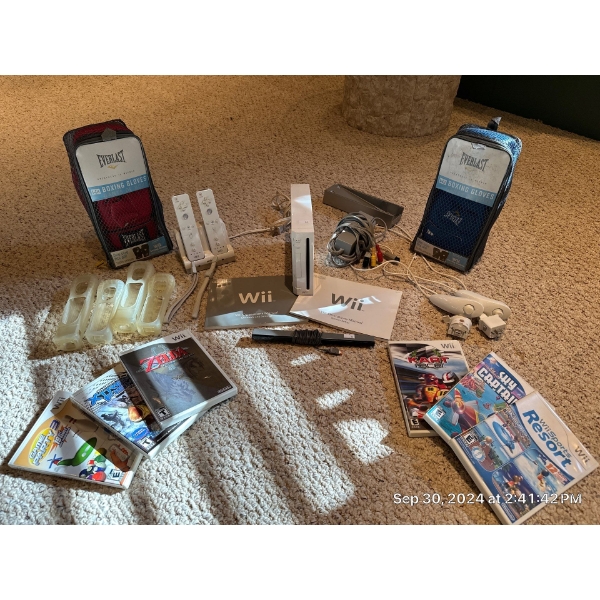 Nintendo Wii System WIth Boxing Gloves , Zelda,  Extreme Fishing, Sports, Sky Captain, Cart Racer