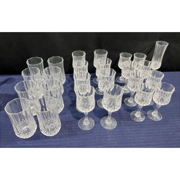 Cristal D'Arques 8 Highball, 8 Red Wine, 8 White Wine, 1 Champagne Flute