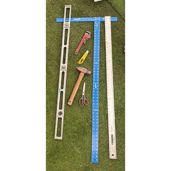 Empire 48' Drywall T Square w/ 4" Level & More 