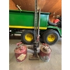Image 1 : old school Jack made out of solid steel with two vintage gas cans