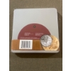Image 2 : Royal Canadian Mint 60th Anniversary VE-Day Commemorative Coin and Medallion Set in Tin Box