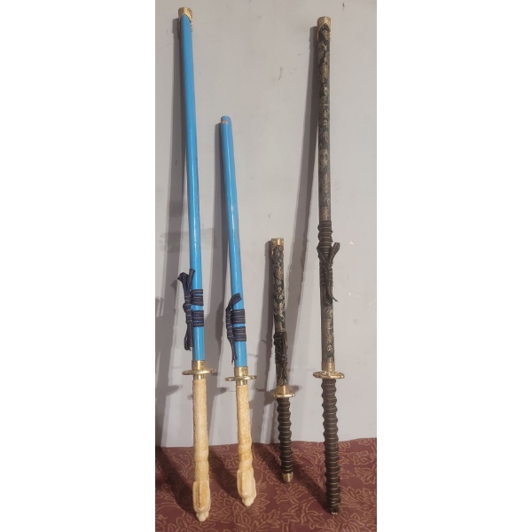 Costume Katana's (4) 