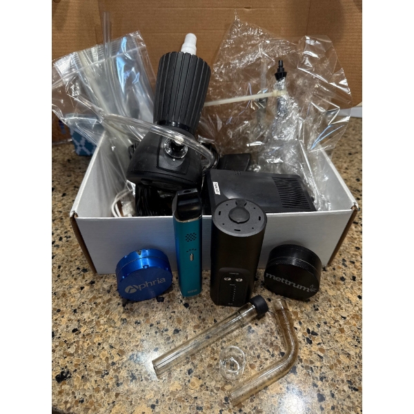 Medical Cannabis Vaporizer w/ Accessories - MADE IN CANADA 