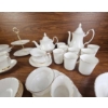 Image 13 : Royal Albert 'Val D'Or' 72-Piece Bone China Set with Gilded Accents