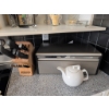 Image 11 : Kitchen Collection ft/ Rougie Royale Dish, Kettle, Bread Keep & Canisters