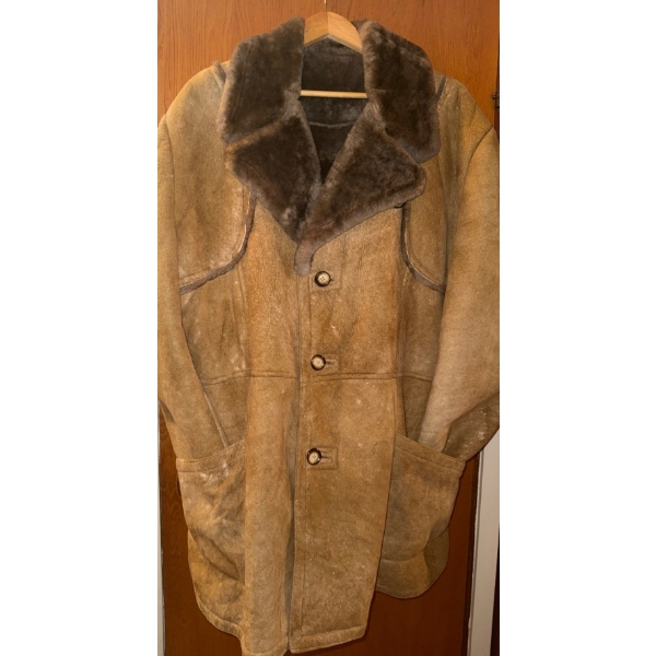 Vintage 1970s Lakeland Sheepskin Rancher Car Coat Ft. A Large Lapel 
