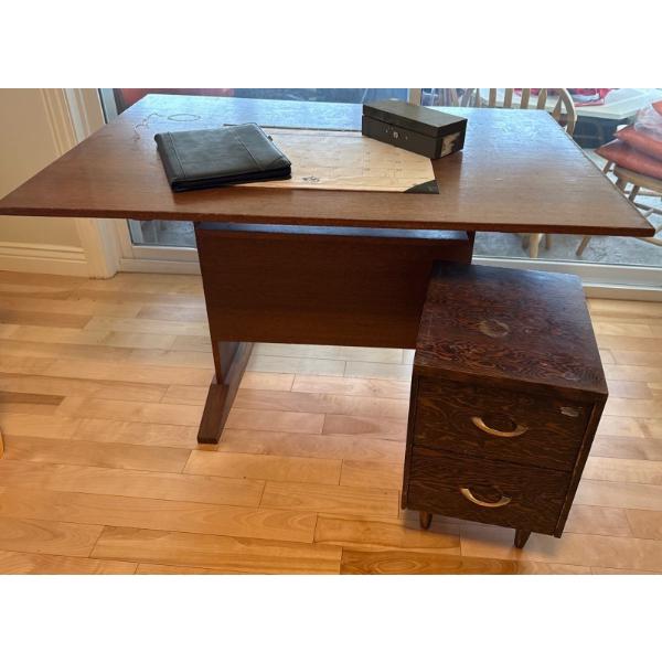 Table w/ Small Storage Compartment - Table is 50W, 30.5T, Loose Top 