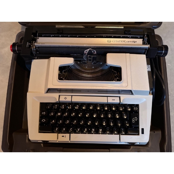 Vintage Smith Corona Coronamatic 2200 Electric Typewriter