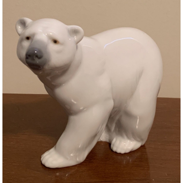 LLADRO Porcelain  Adorable 'Polar Bear' Figure - 5W, 4T 