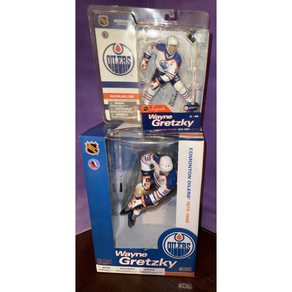 Two Wayne Gretzky Legends Figurines  NHL Hockey Collectibles & Memories