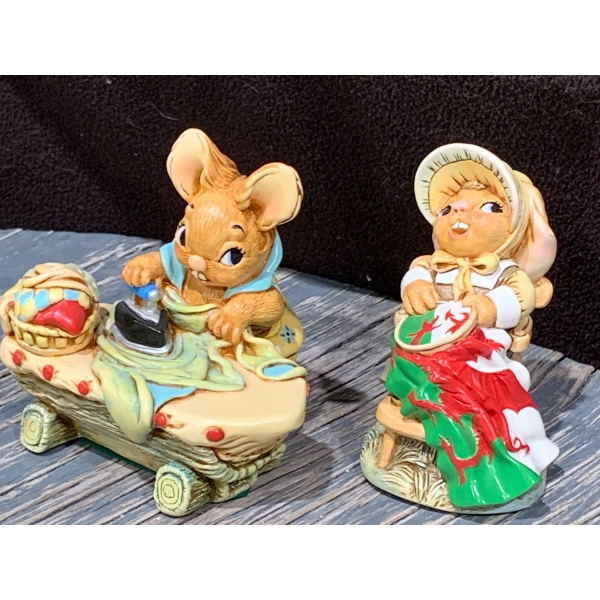Pen Delfin Figures -  'Event Piece' (5.5W, 5.5T) & 'Flagmaker' 